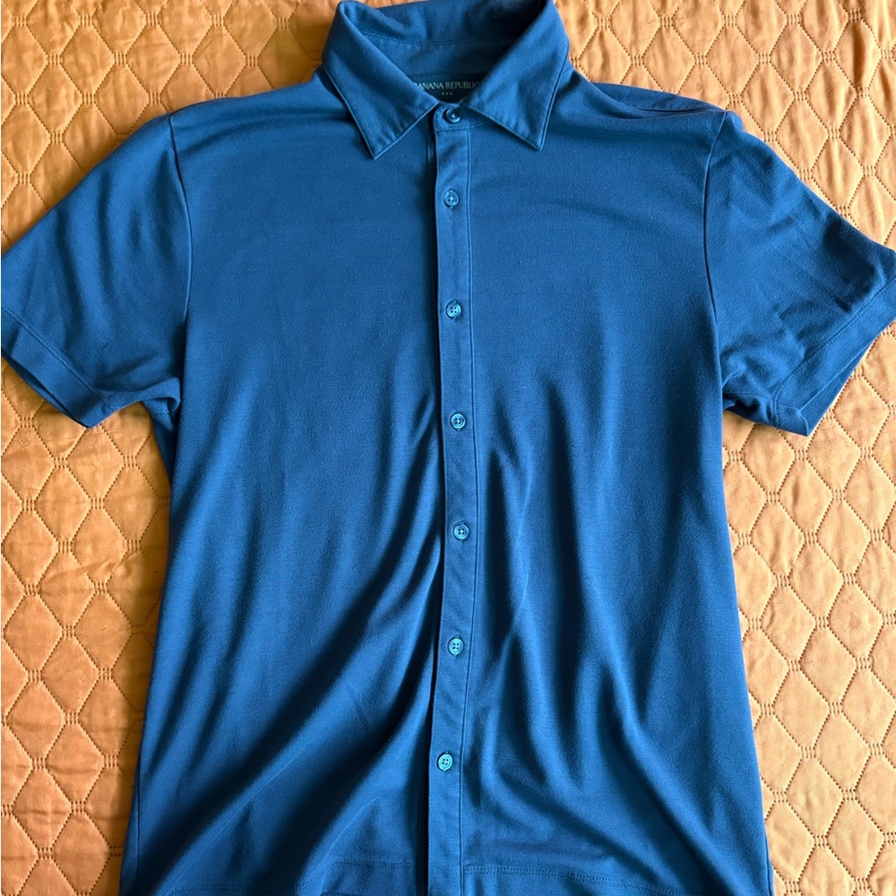 Banana Republic Casual Gray Button Down Shirt